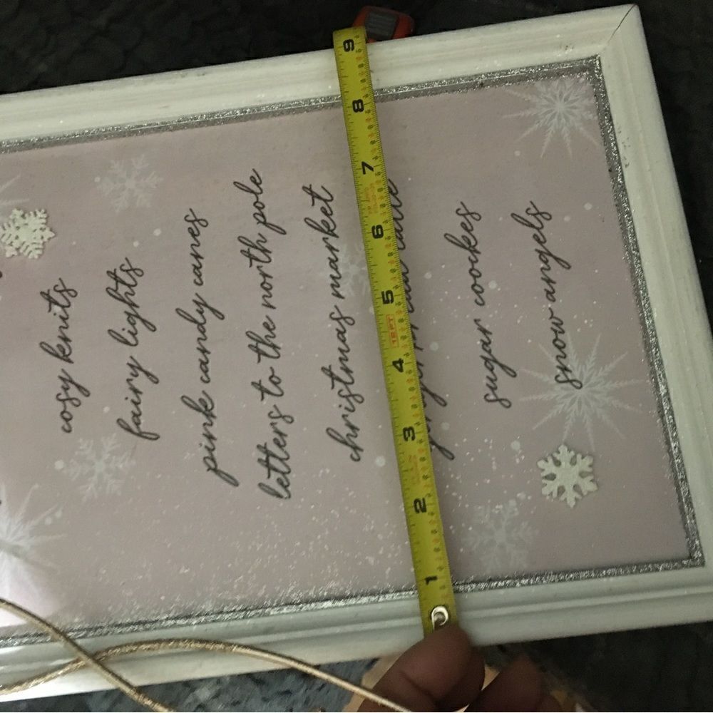 "Favorite Things" List Christmas Wall Decor - Picture 8 of 8